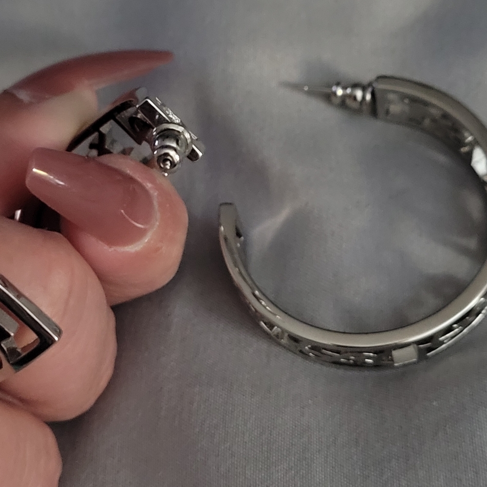 YVES SAINT LAURENT earrings - Picture 4 of 5